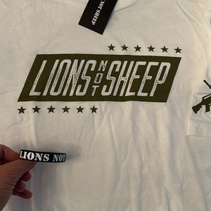 Lions not sheep shirt new xxl white lns shirt nice!!! Size xxl new with tags